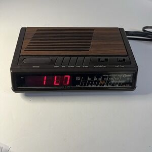 Cosmo CR-2032 FM/AM Digital Clock Radio Walnut Finish Vintage LED Alarm tested